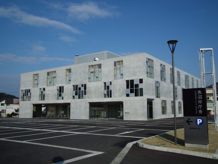 魚沼市庁舎外観